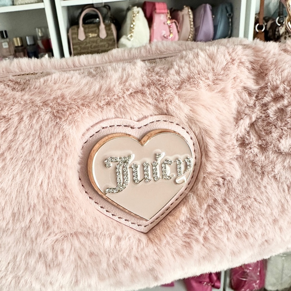 Juicy Couture Dusty Blush Pink Faux Fur Barrel Bag - Picture 2 of 4